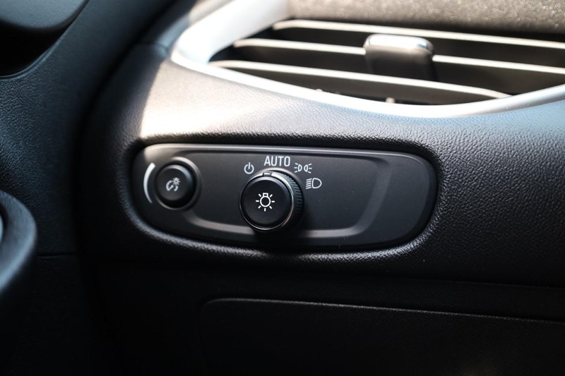 Chevrolet Malibu Vehicle Image 18