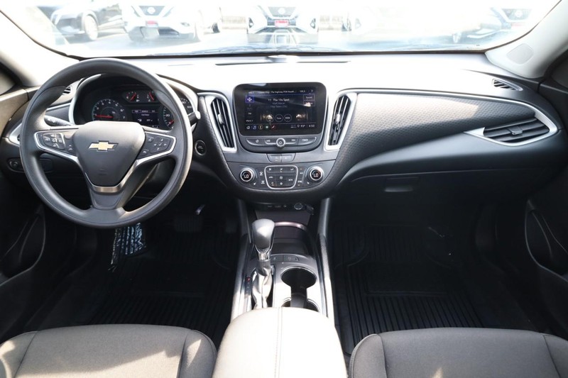 Chevrolet Malibu Vehicle Image 20