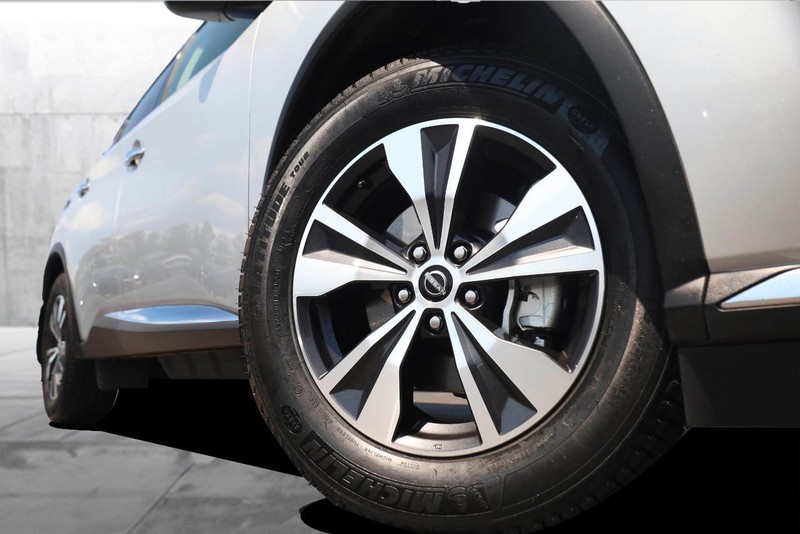 Nissan Murano Vehicle Image 03