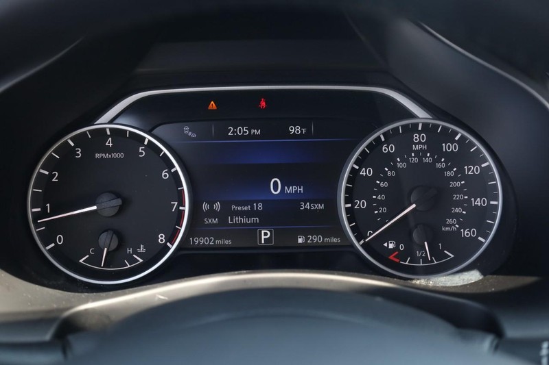 Nissan Murano Vehicle Image 10