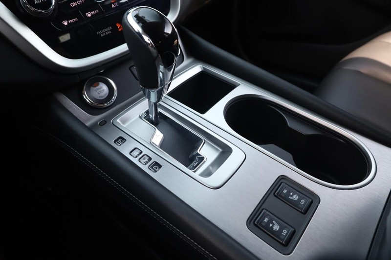 Nissan Murano Vehicle Image 15