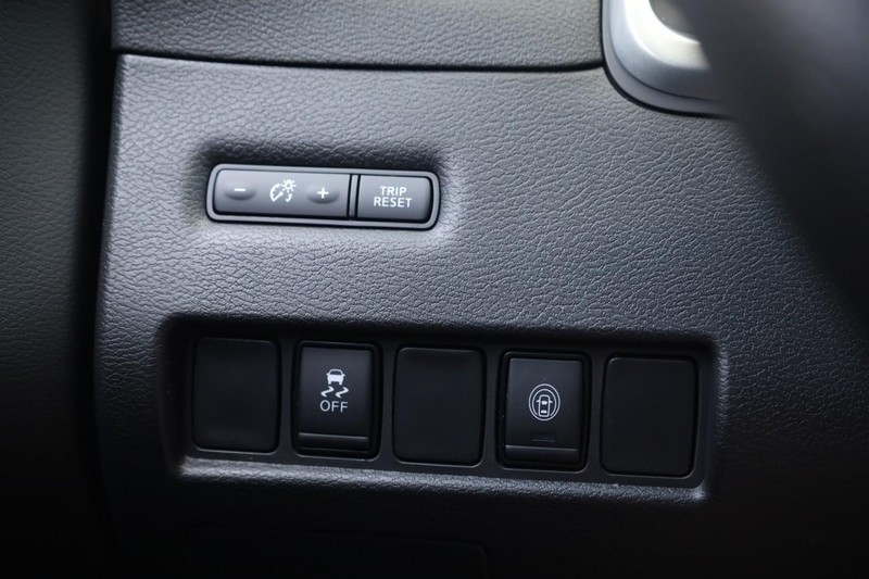 Nissan Murano Vehicle Image 18
