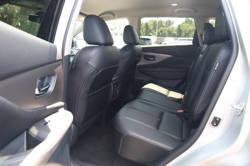 Nissan Murano Vehicle Image 20