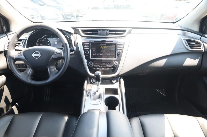 Nissan Murano Vehicle Image 21