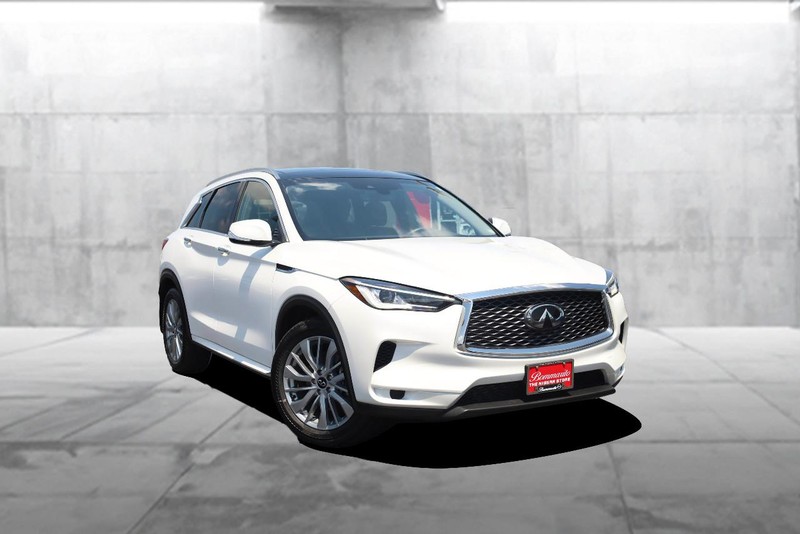 INFINITI QX50 Vehicle Image 02