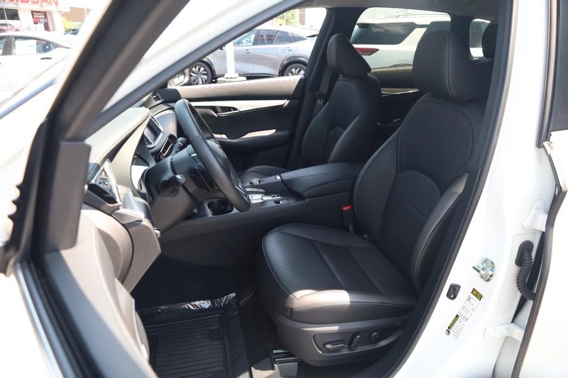 INFINITI QX50 Vehicle Image 10