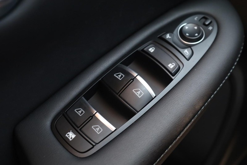INFINITI QX50 Vehicle Image 19