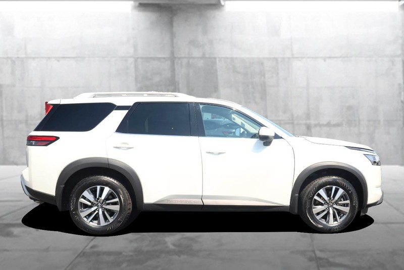 Nissan Pathfinder Vehicle Image 05