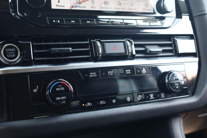 Nissan Pathfinder Vehicle Image 16
