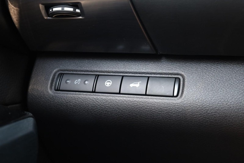 Nissan Pathfinder Vehicle Image 21