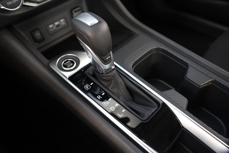 Nissan Sentra Vehicle Image 16