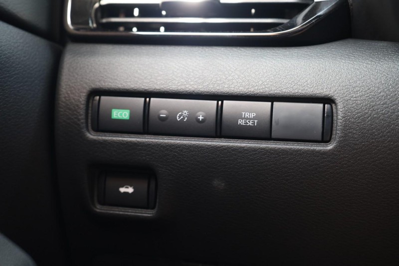 Nissan Sentra Vehicle Image 19