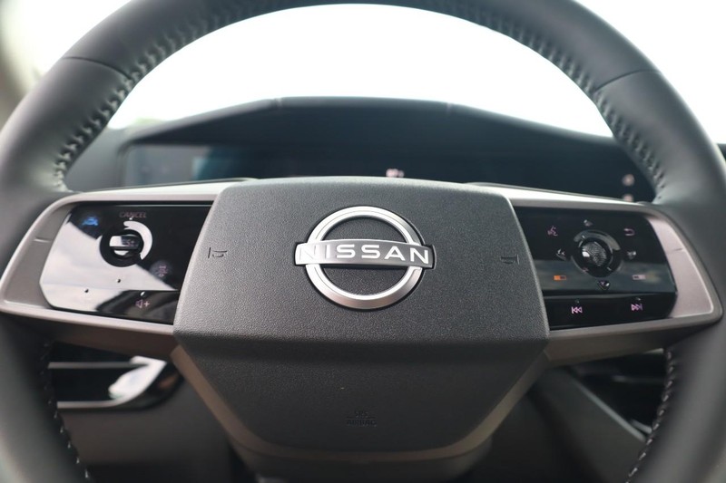 Nissan Murano Vehicle Image 11