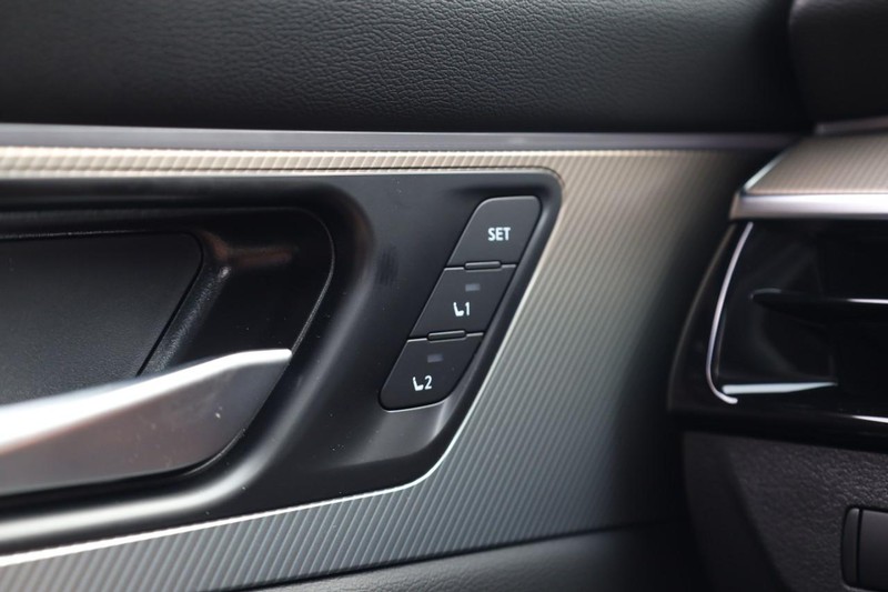 Nissan Murano Vehicle Image 23