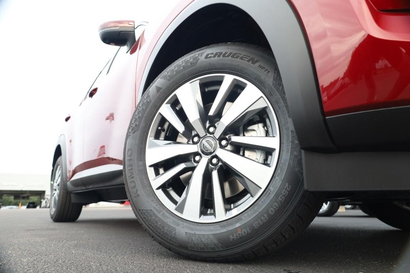 Nissan Pathfinder Vehicle Image 03
