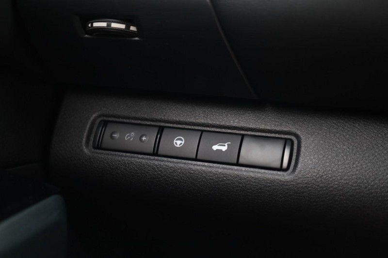 Nissan Pathfinder Vehicle Image 21