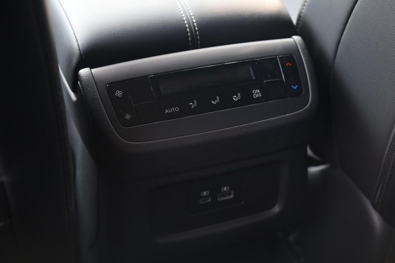 Nissan Pathfinder Vehicle Image 24