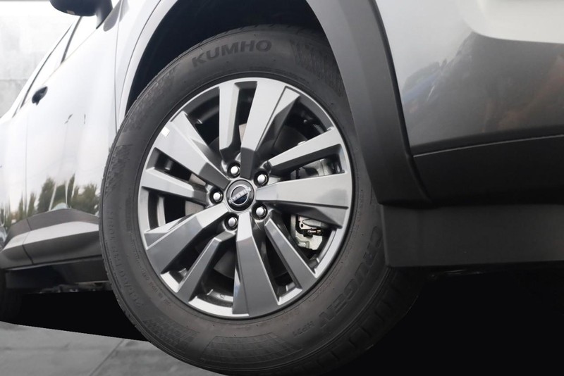 Nissan Pathfinder Vehicle Image 03