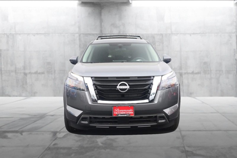 Nissan Pathfinder Vehicle Image 04