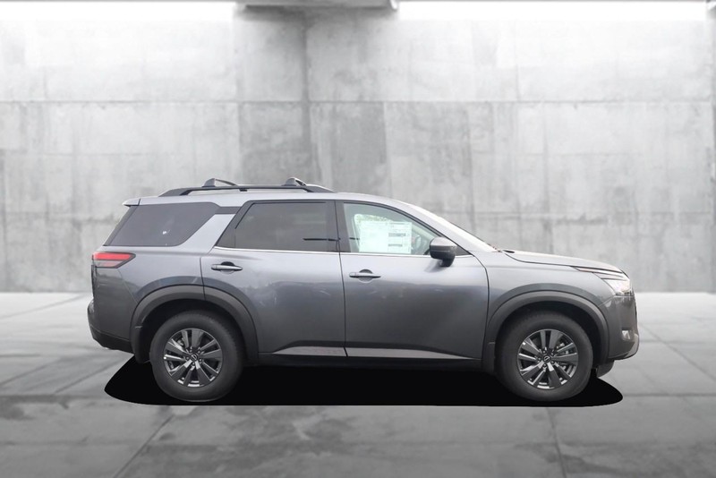 Nissan Pathfinder Vehicle Image 06