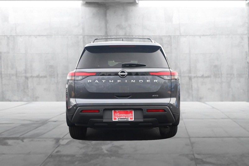 Nissan Pathfinder Vehicle Image 07