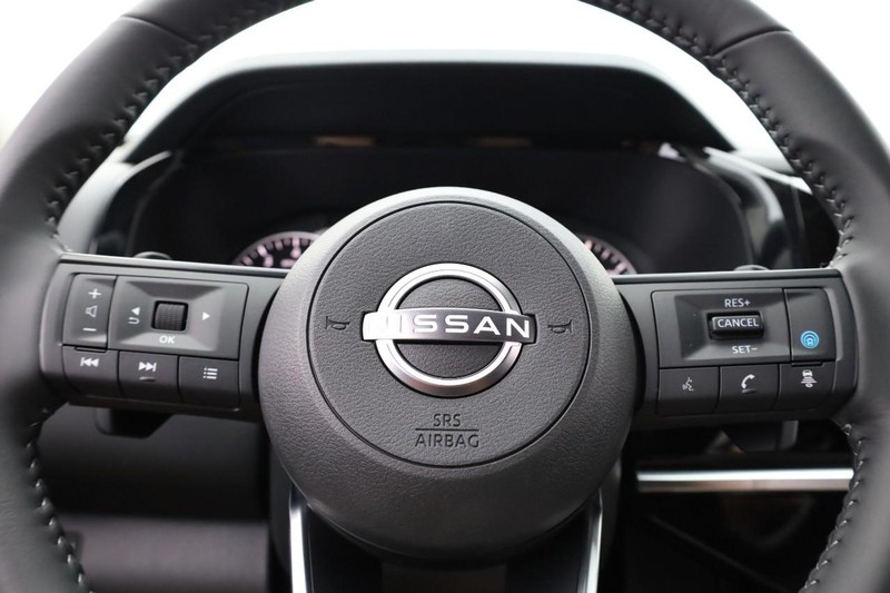 Nissan Pathfinder Vehicle Image 10