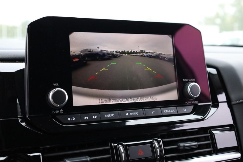 Nissan Pathfinder Vehicle Image 13