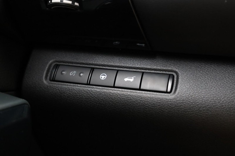 Nissan Pathfinder Vehicle Image 19