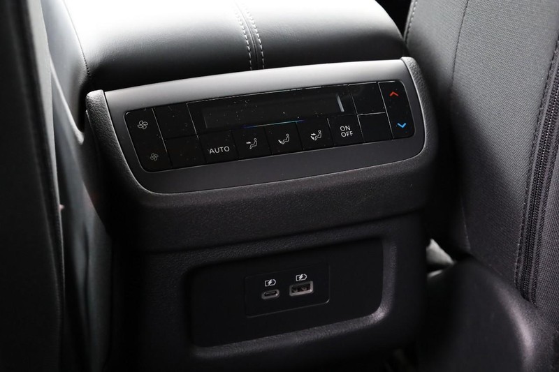 Nissan Pathfinder Vehicle Image 22