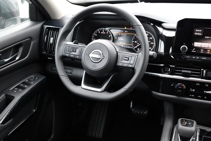 Nissan Pathfinder Vehicle Image 25