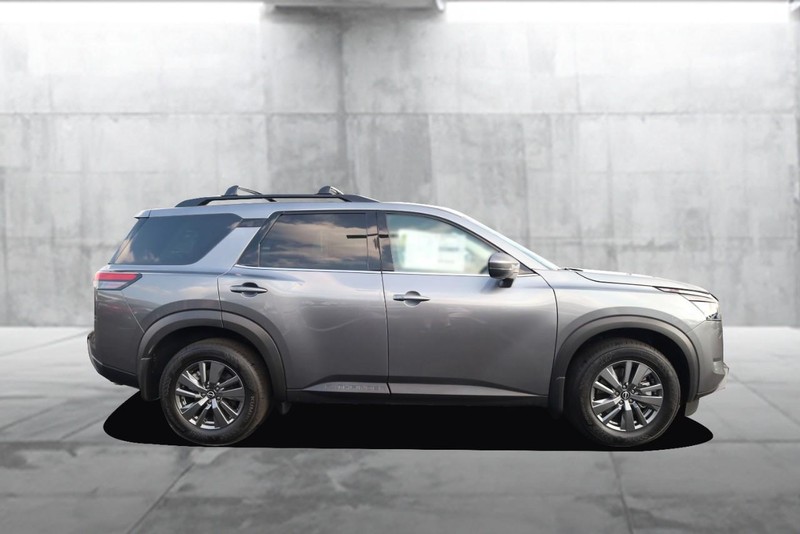 Nissan Pathfinder Vehicle Image 05