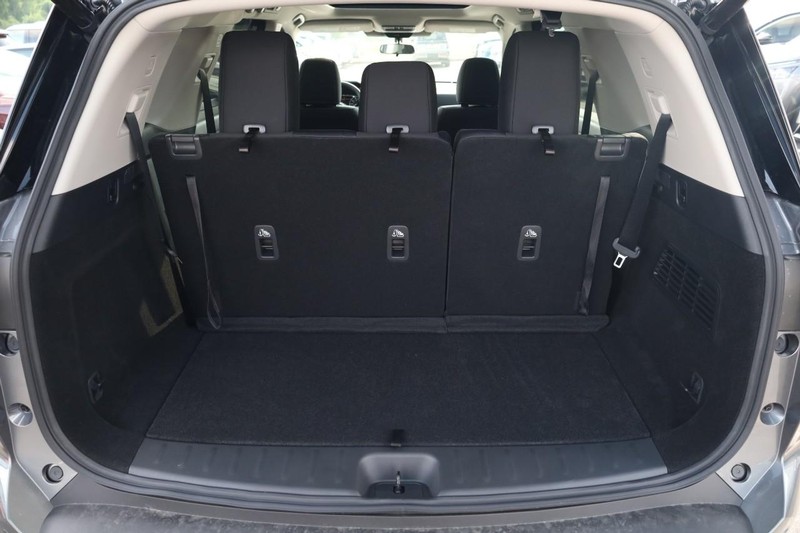 Nissan Pathfinder Vehicle Image 09