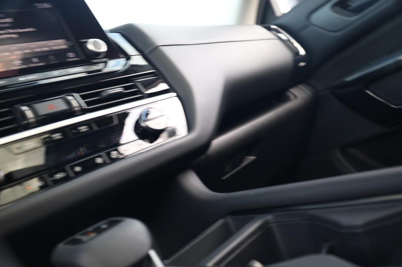 Nissan Pathfinder Vehicle Image 13