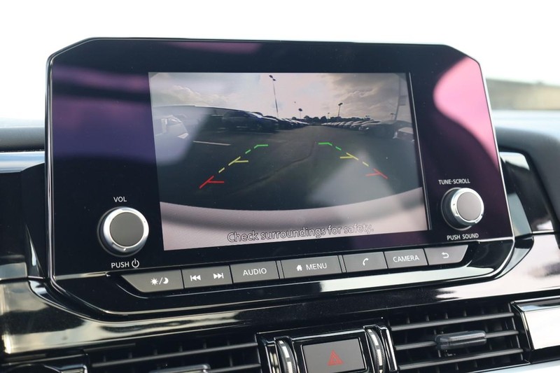 Nissan Pathfinder Vehicle Image 17