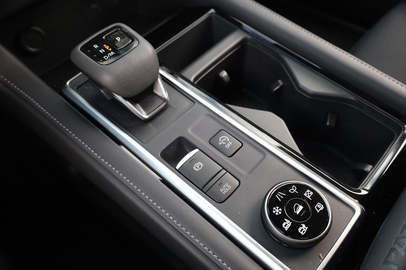 Nissan Pathfinder Vehicle Image 20