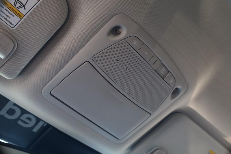 Nissan Murano Vehicle Image 16