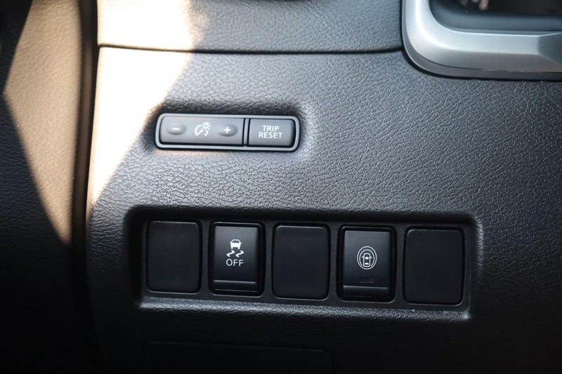 Nissan Murano Vehicle Image 18