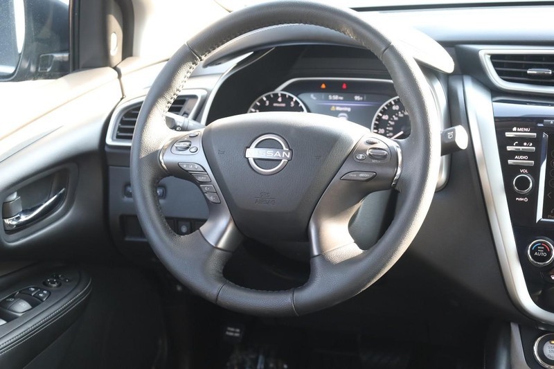 Nissan Murano Vehicle Image 23