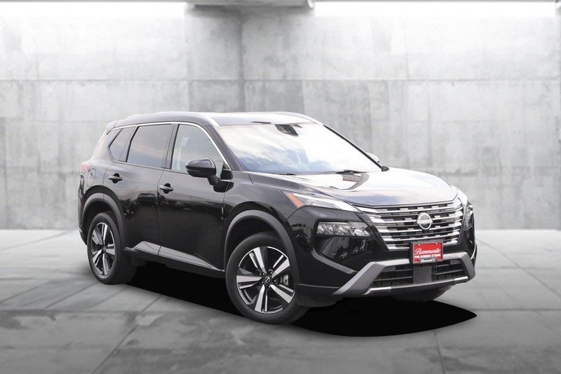 Nissan Rogue Vehicle Image 02