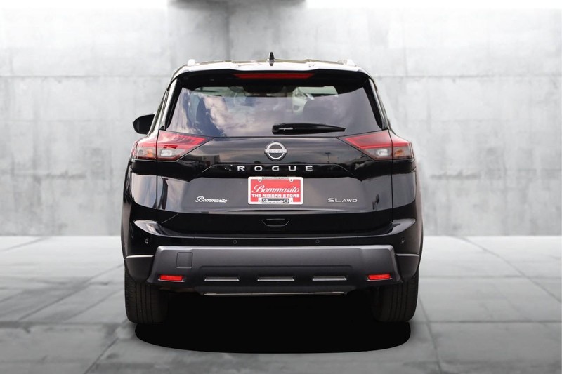 Nissan Rogue Vehicle Image 06