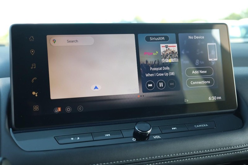 Nissan Rogue Vehicle Image 11