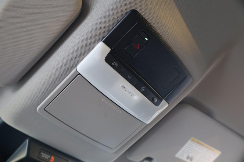 Nissan Rogue Vehicle Image 17