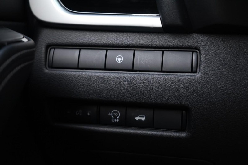 Nissan Rogue Vehicle Image 19