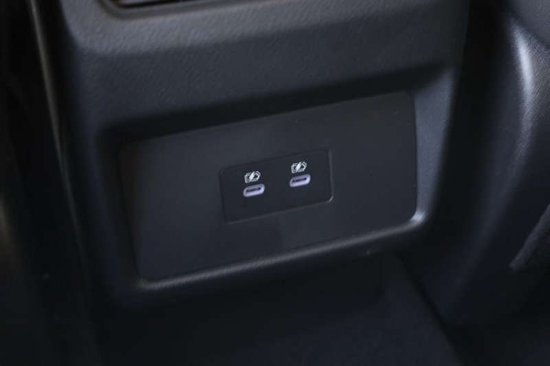 Nissan Rogue Vehicle Image 22