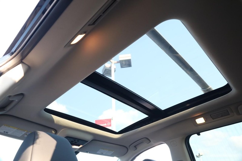 Nissan Pathfinder Vehicle Image 11