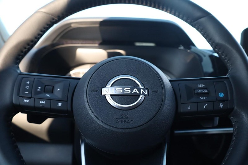 Nissan Pathfinder Vehicle Image 13