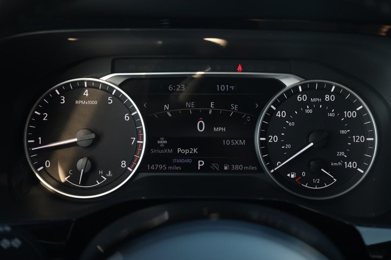 Nissan Pathfinder Vehicle Image 14