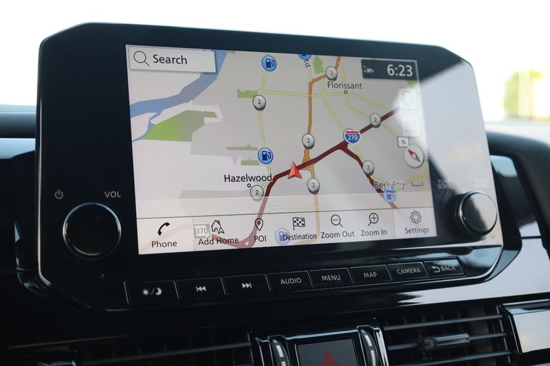 Nissan Pathfinder Vehicle Image 16