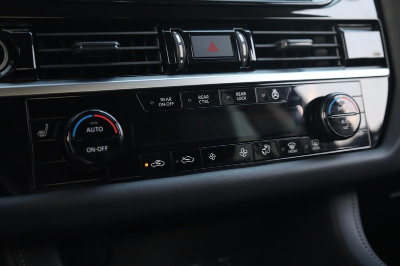 Nissan Pathfinder Vehicle Image 18