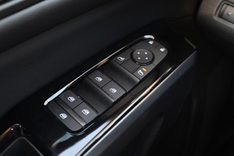 Nissan Pathfinder Vehicle Image 22